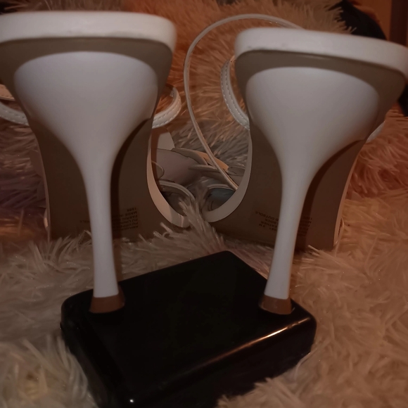 Steve Madden Amani Floral Ankle-Strap Heels~White~Women"s Size 9M - Picture 5 of 8